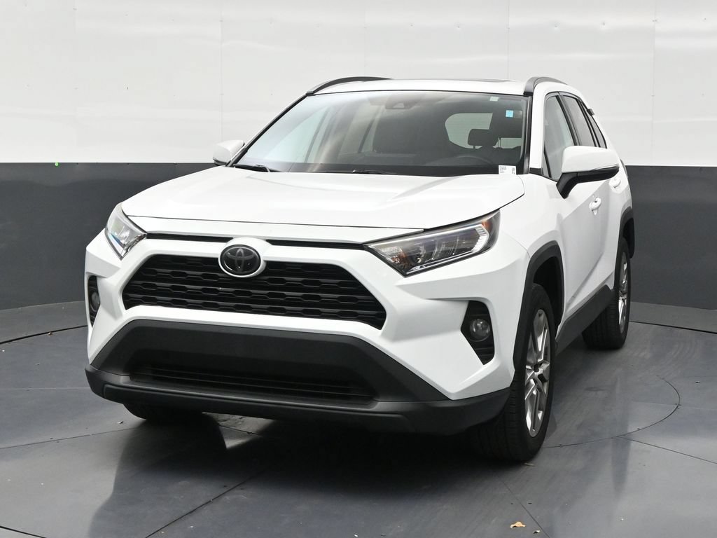 Used 2019 Toyota RAV4 XLE Premium FWD image 8