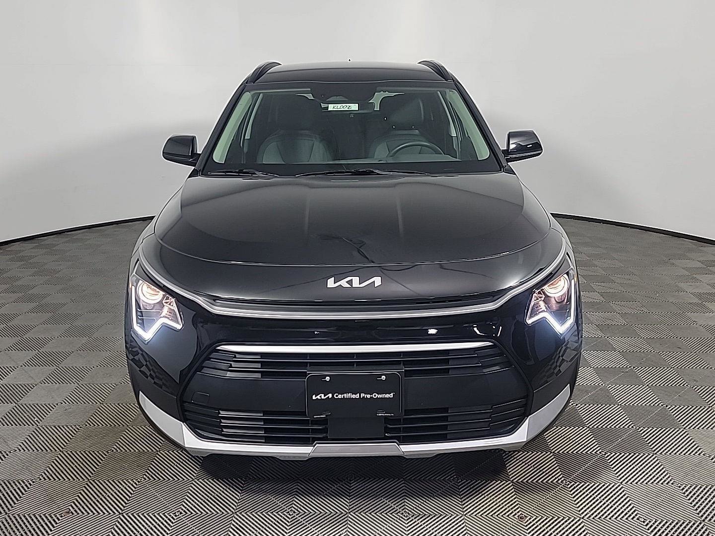 Used 2025 Kia Niro EX image 13