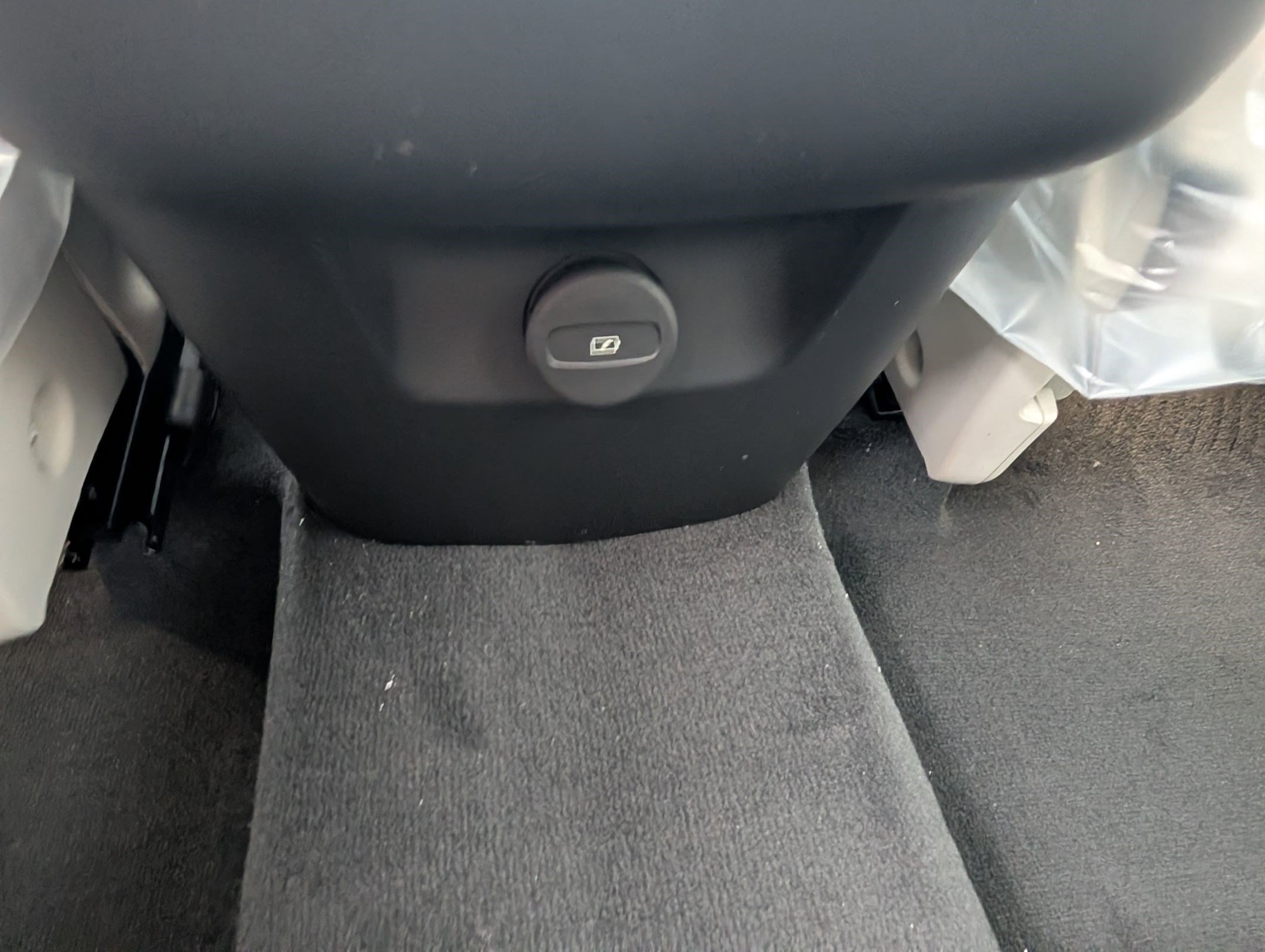 New 2026 Volvo XC90 B5 Ultra w/ Protection Package Premier image 14