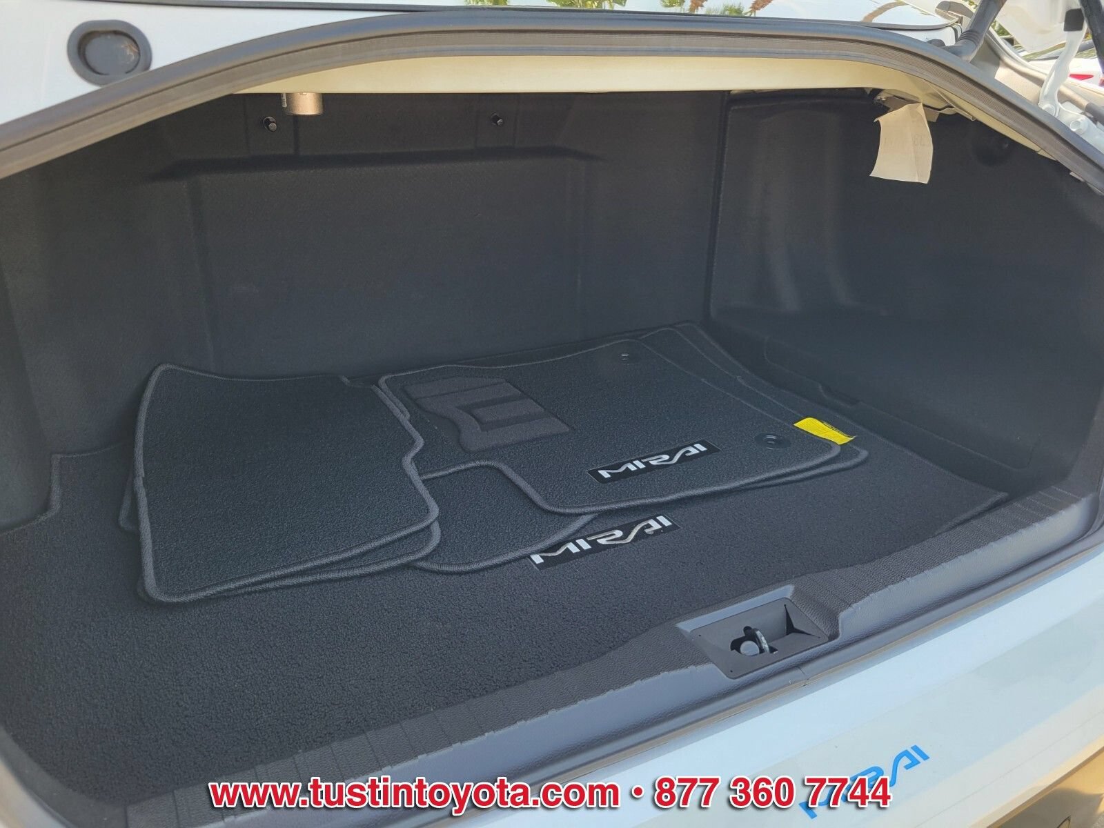 Used 2024 Toyota Mirai w/ Advanced Technology Package RWD image 13