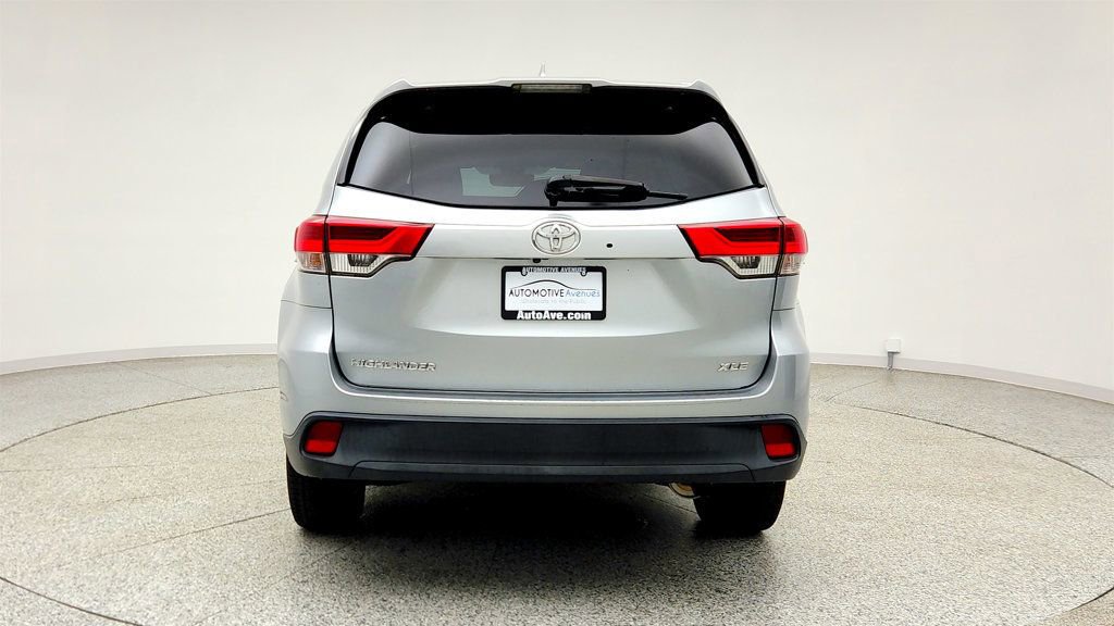 Used 2018 Toyota Highlander XLE FWD image 6