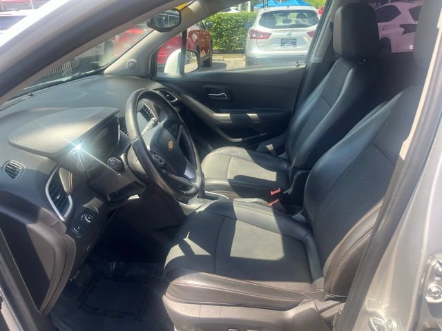 Used 2017 Chevrolet Trax LT w/ Driver Confidence Package FWD image 14