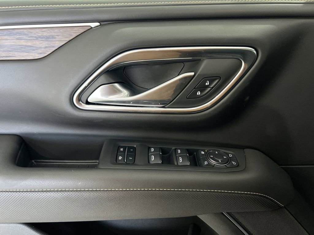 Used 2024 Chevrolet Tahoe Premier AWD/4WD image 21