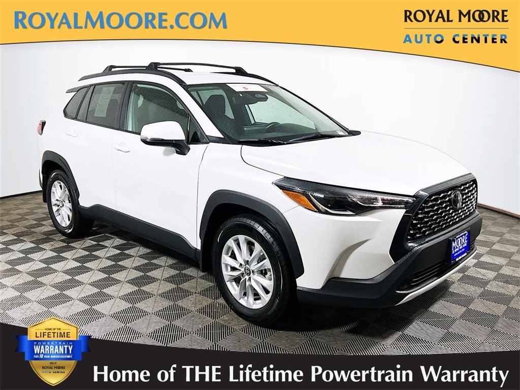 Certified 2024 Toyota Corolla Cross LE image 1