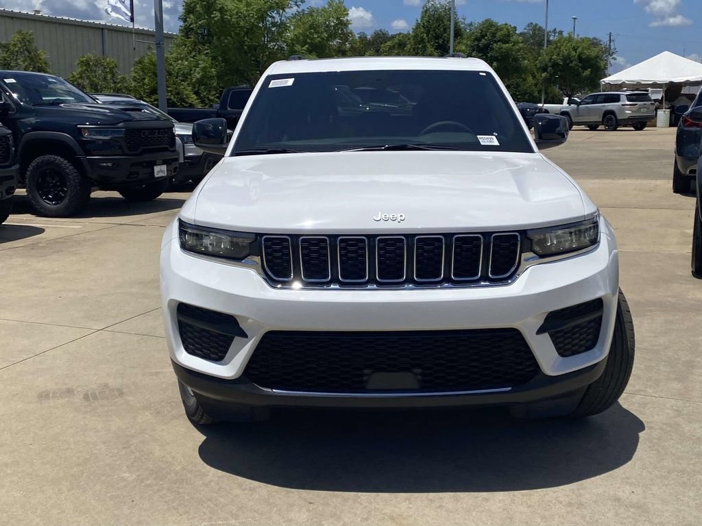 New 2026 Jeep Grand Cherokee Laredo X RWD image 2