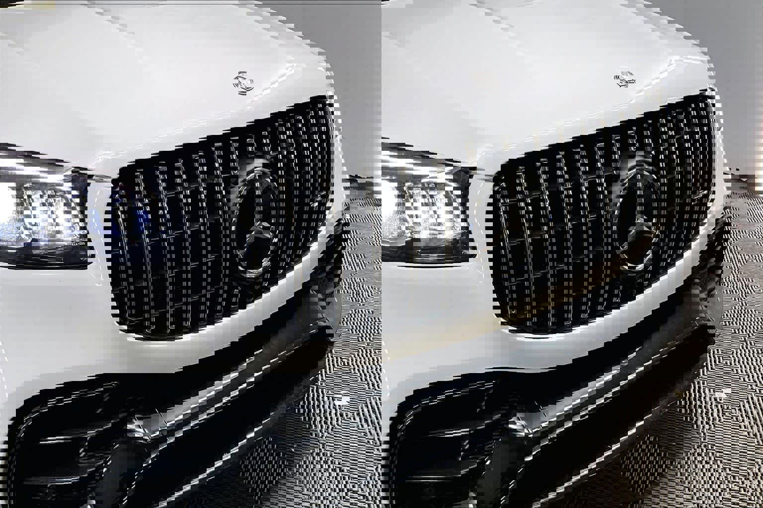 Used 2025 Mercedes-Benz GLS 63 AMG 4MATIC image 31