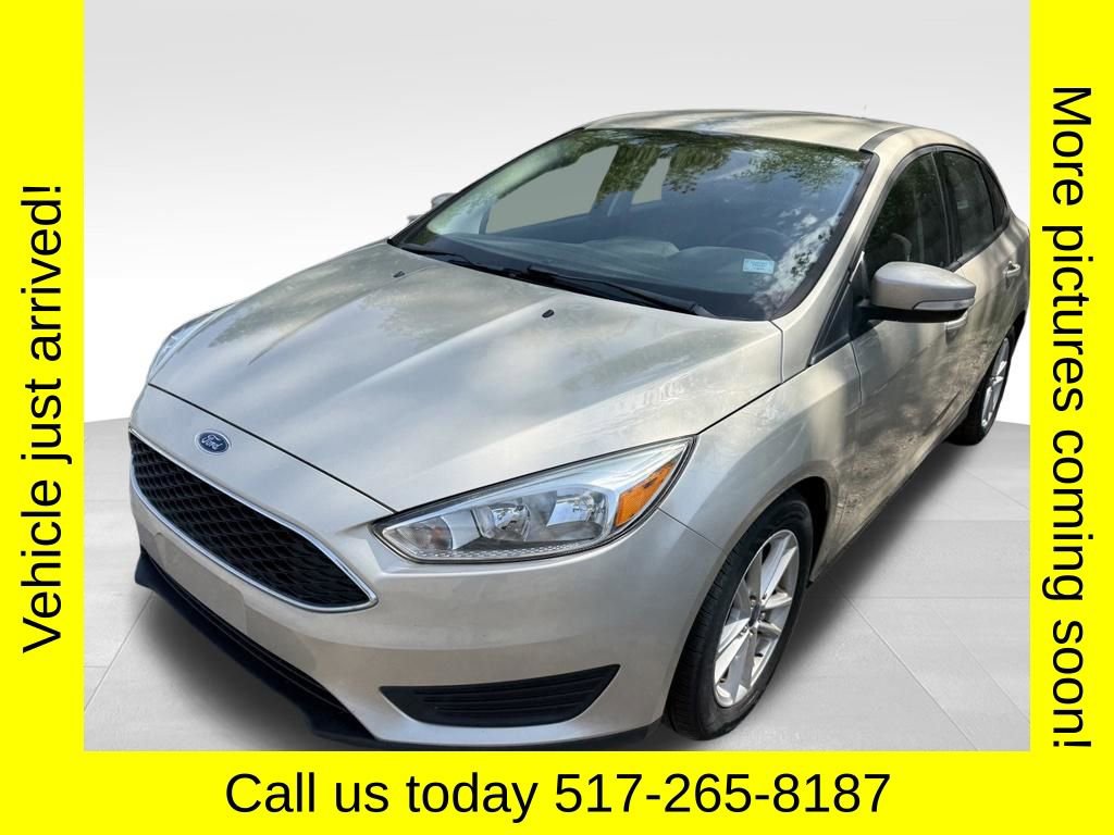 Used 2017 Ford Focus SE FWD image 2