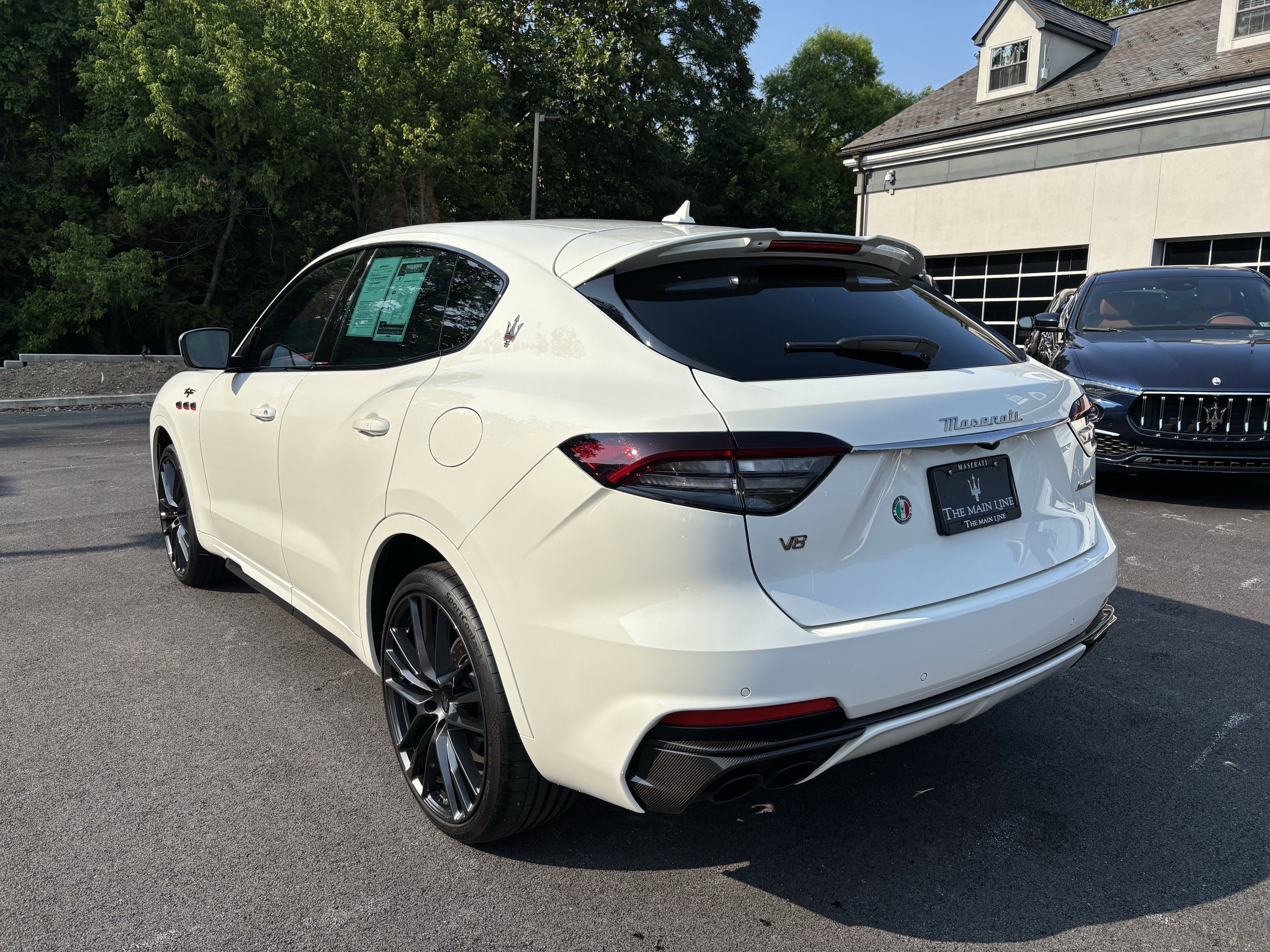 Used 2023 Maserati Levante Trofeo image 3