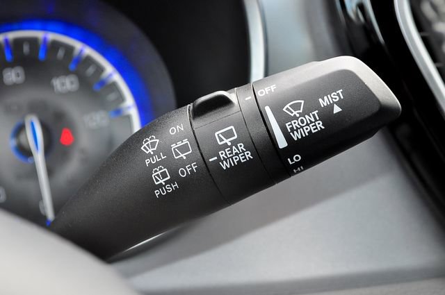 Used 2025 Chrysler Pacifica Limited image 30