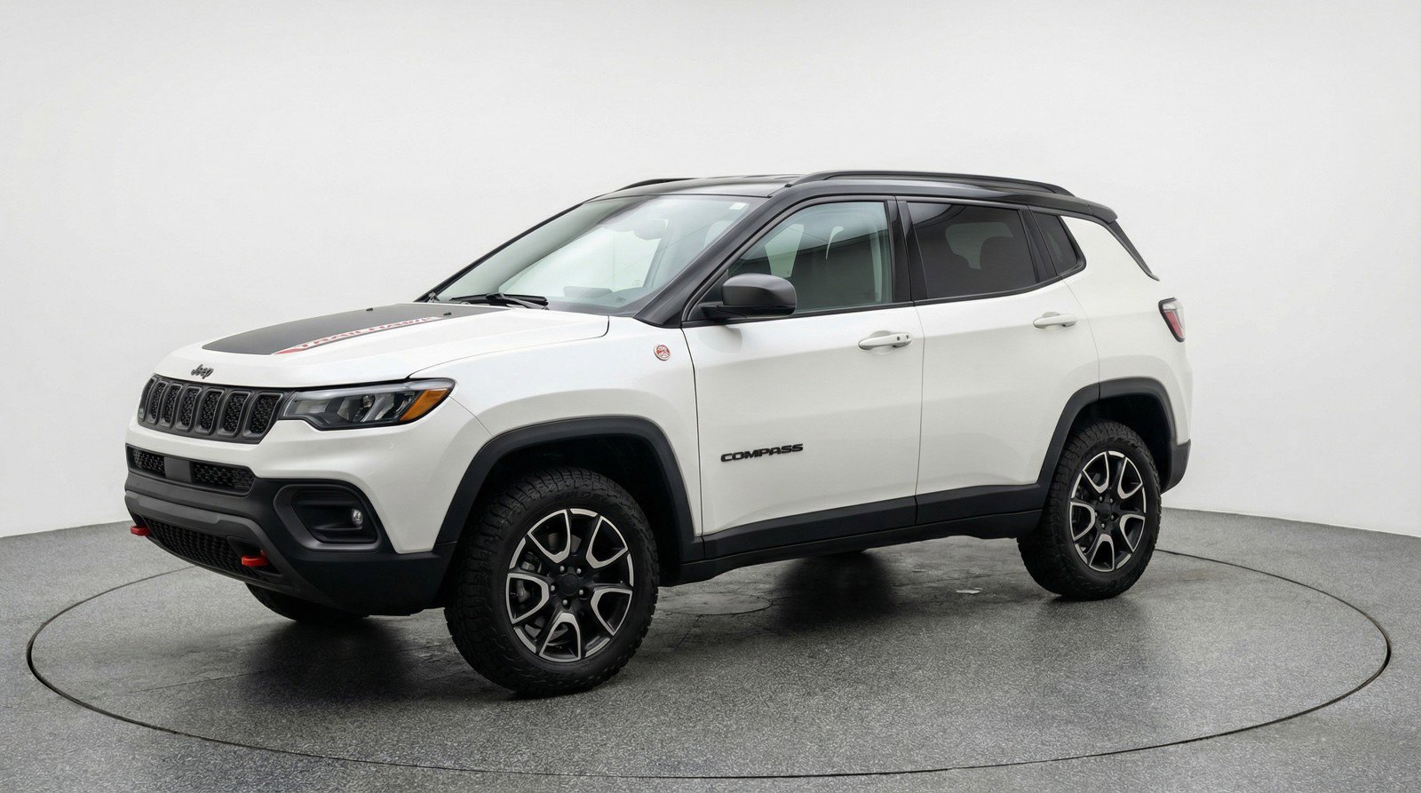 Used 2025 Jeep Compass Trailhawk AWD/4WD image 3