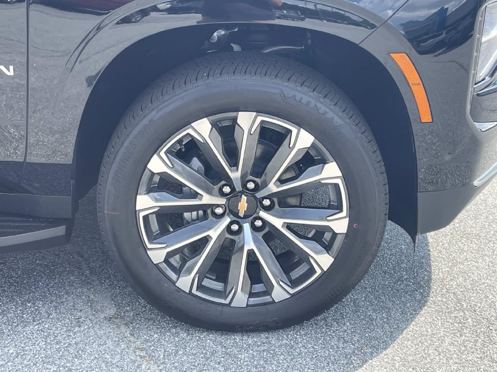 New 2026 Chevrolet Suburban High Country w/ Sun And Tow Package AWD/4WD image 9