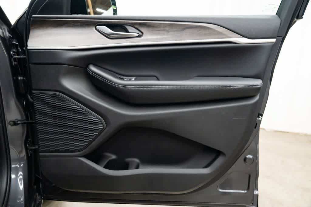 New 2026 Jeep Grand Cherokee L 4WD image 29