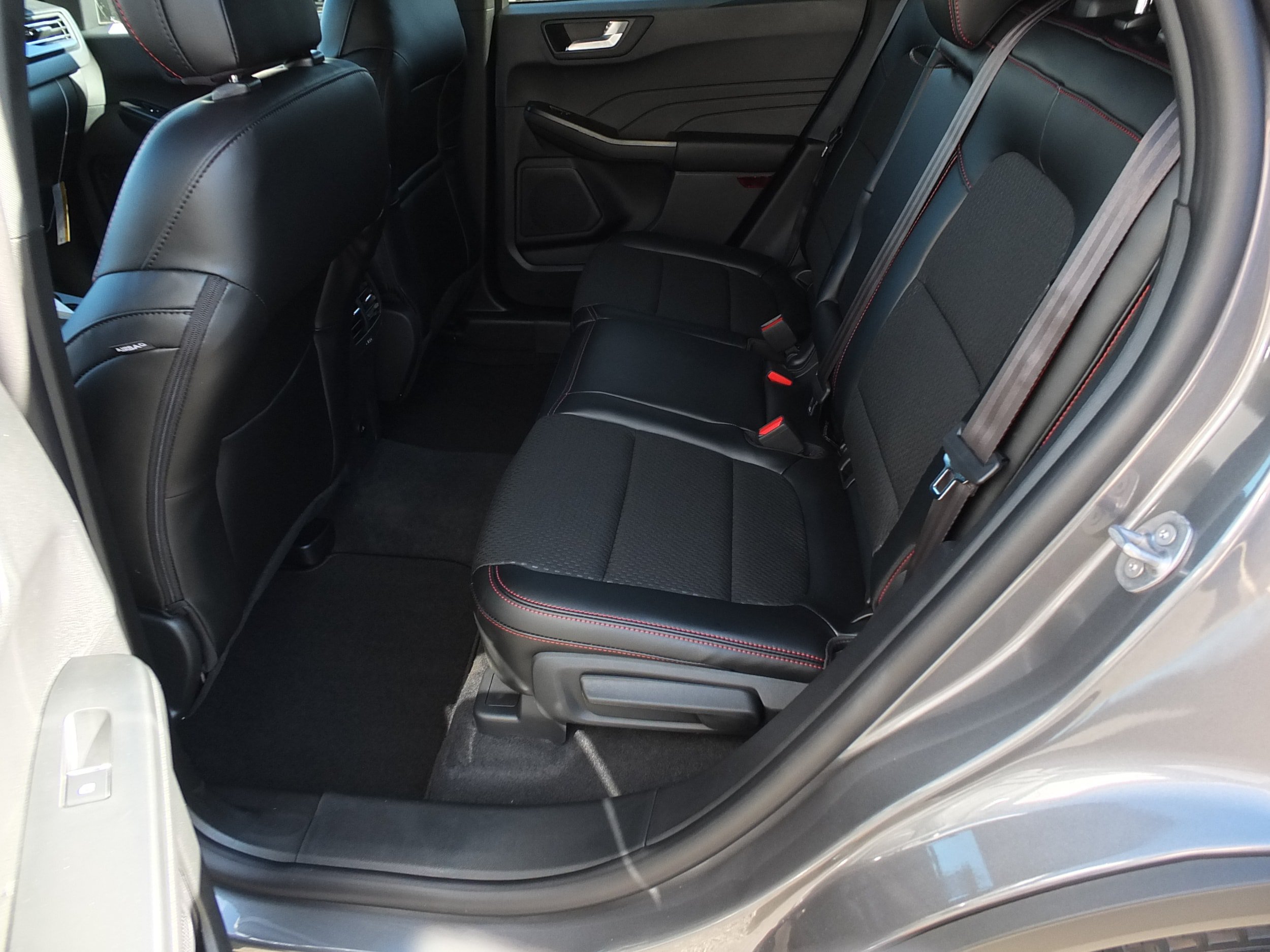 New 2026 Ford Escape ST-Line w/ Tech Pack #1 FWD image 11