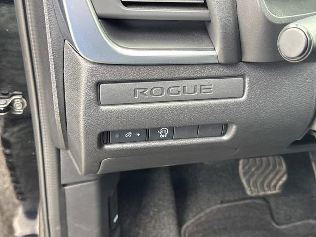 Certified 2025 Nissan Rogue S image 29