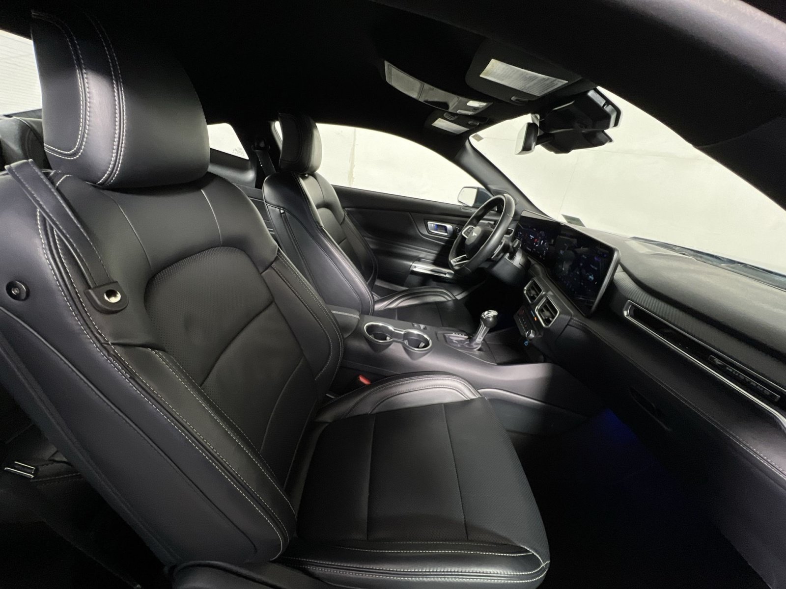 Used 2025 Ford Mustang GT Premium RWD image 25