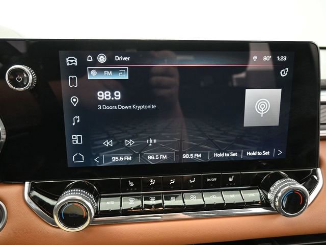 Used 2024 GMC Canyon AT4 w/ Technology Package image 16