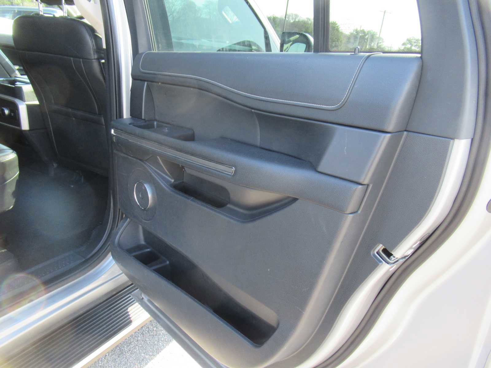 Used 2022 Ford Expedition Max XLT image 23