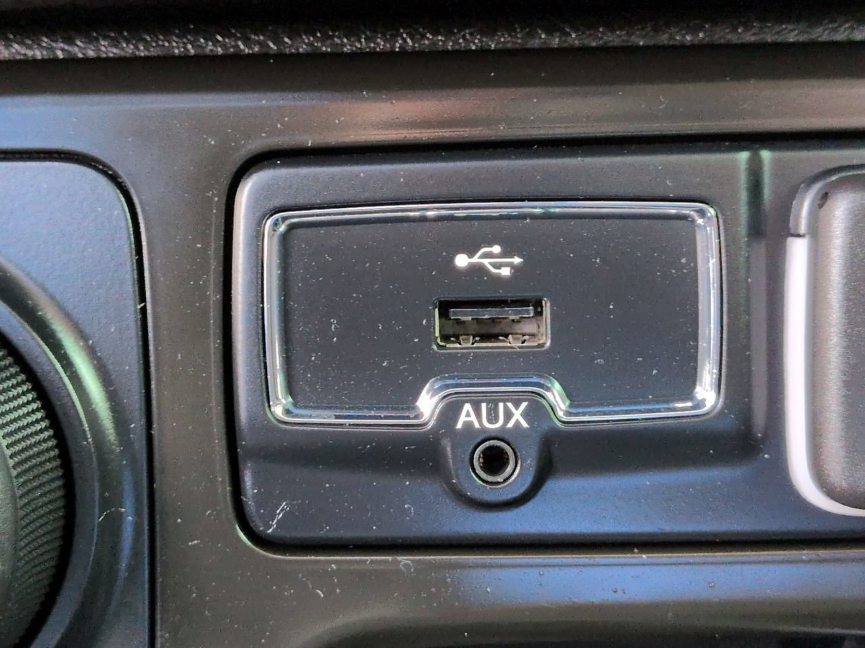 Used 2023 Jeep Renegade Latitude AWD/4WD image 26