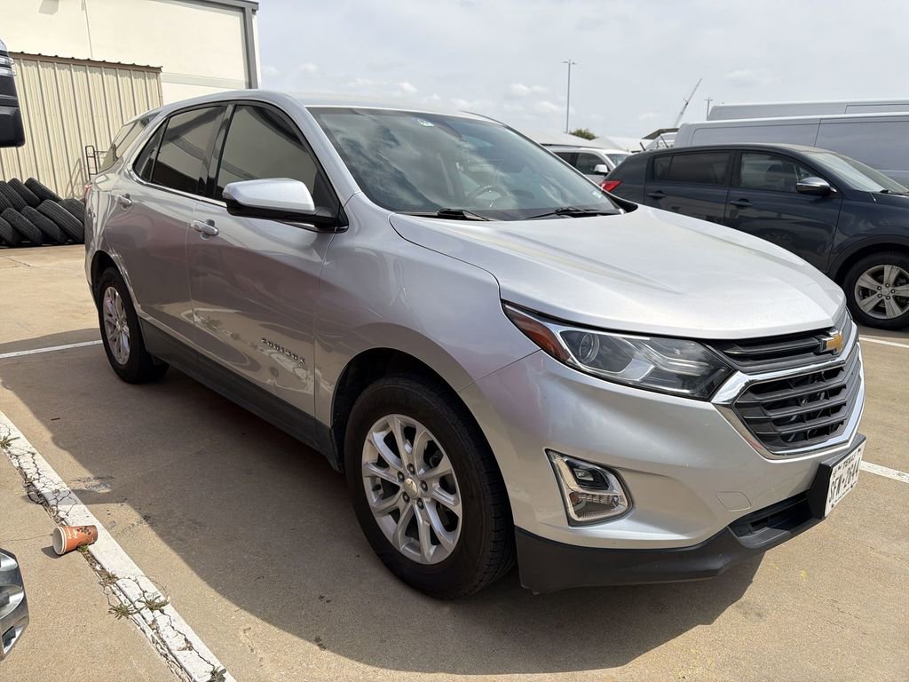Used 2018 Chevrolet Equinox LT image 2