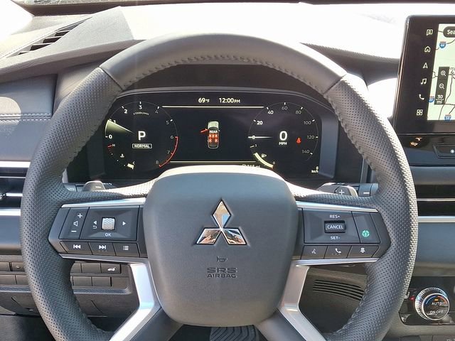 New 2025 Mitsubishi Outlander SE image 14