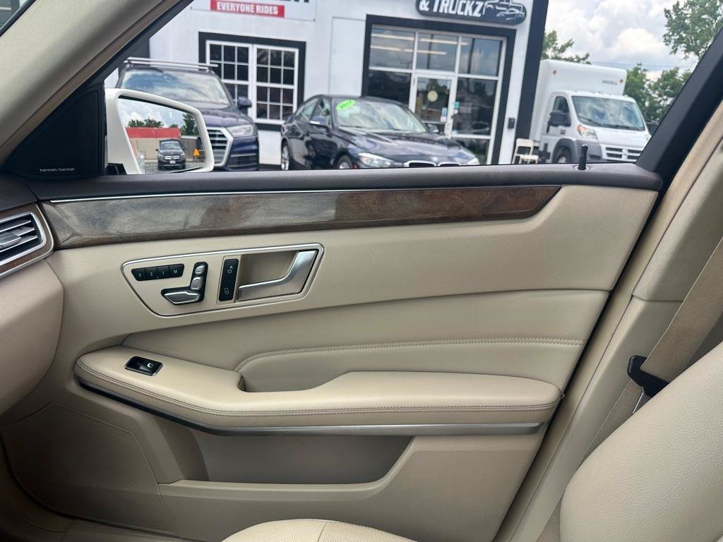 Used 2016 Mercedes-Benz E 350 Sedan w/ Premium Package image 15