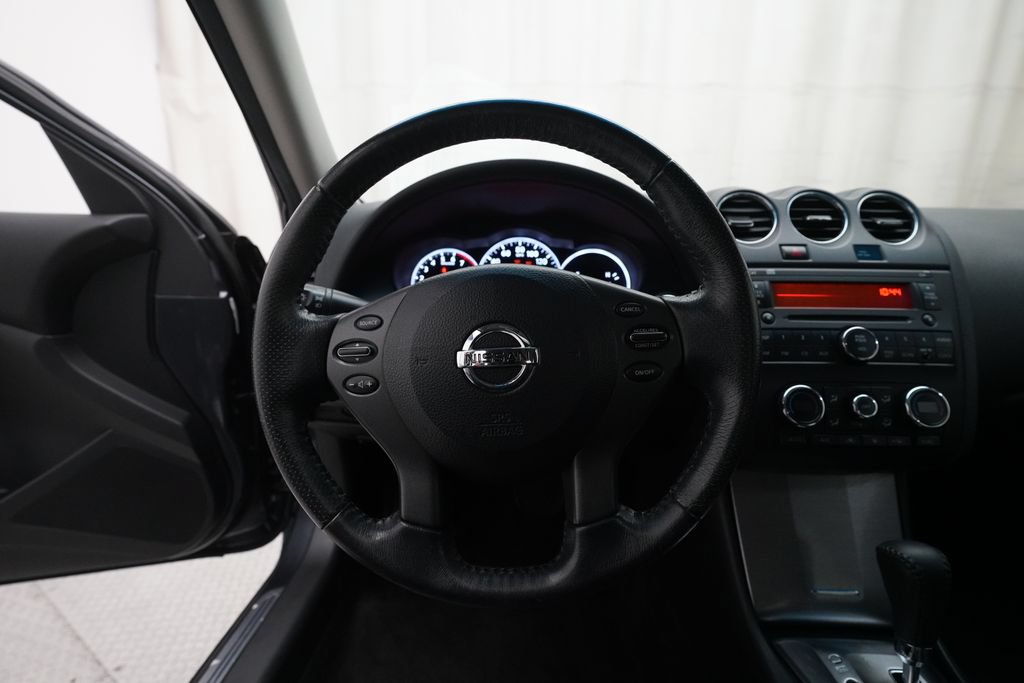 Used 2010 Nissan Altima 2.5 SL w/ SL Pkg FWD image 4