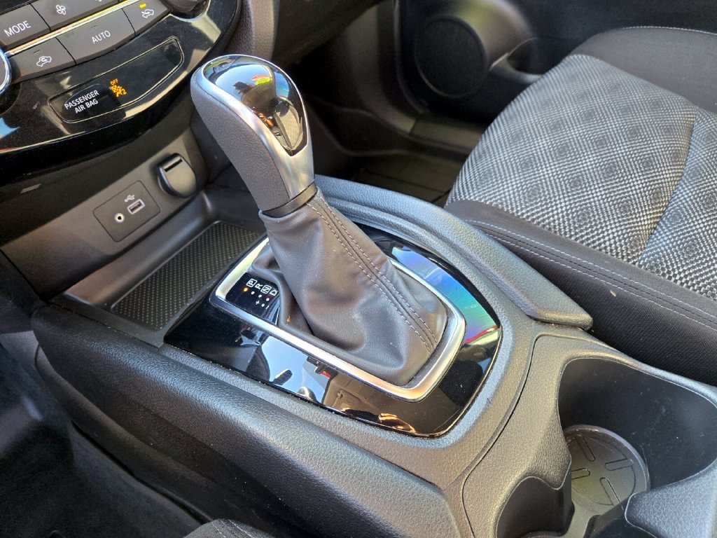 Certified 2022 Nissan Rogue Sport SV AWD/4WD image 28
