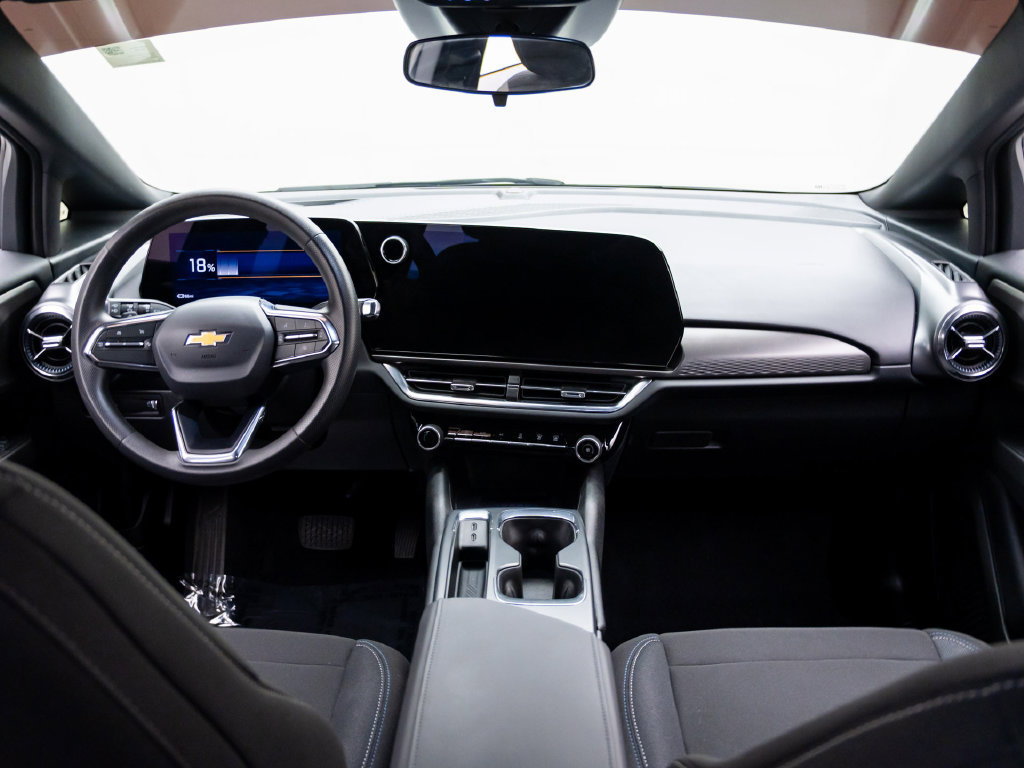 Used 2026 Chevrolet Equinox EV LT w/ LPO, Blackout Package FWD image 9