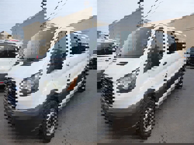 Used 2015 Ford Transit 350 XL image 3