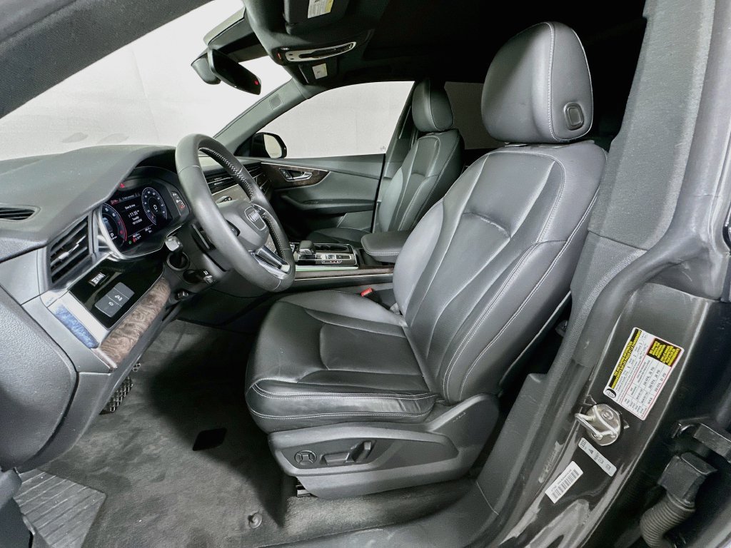 Used 2019 Audi Q8 Premium Plus w/ Premium Plus AWD/4WD image 21