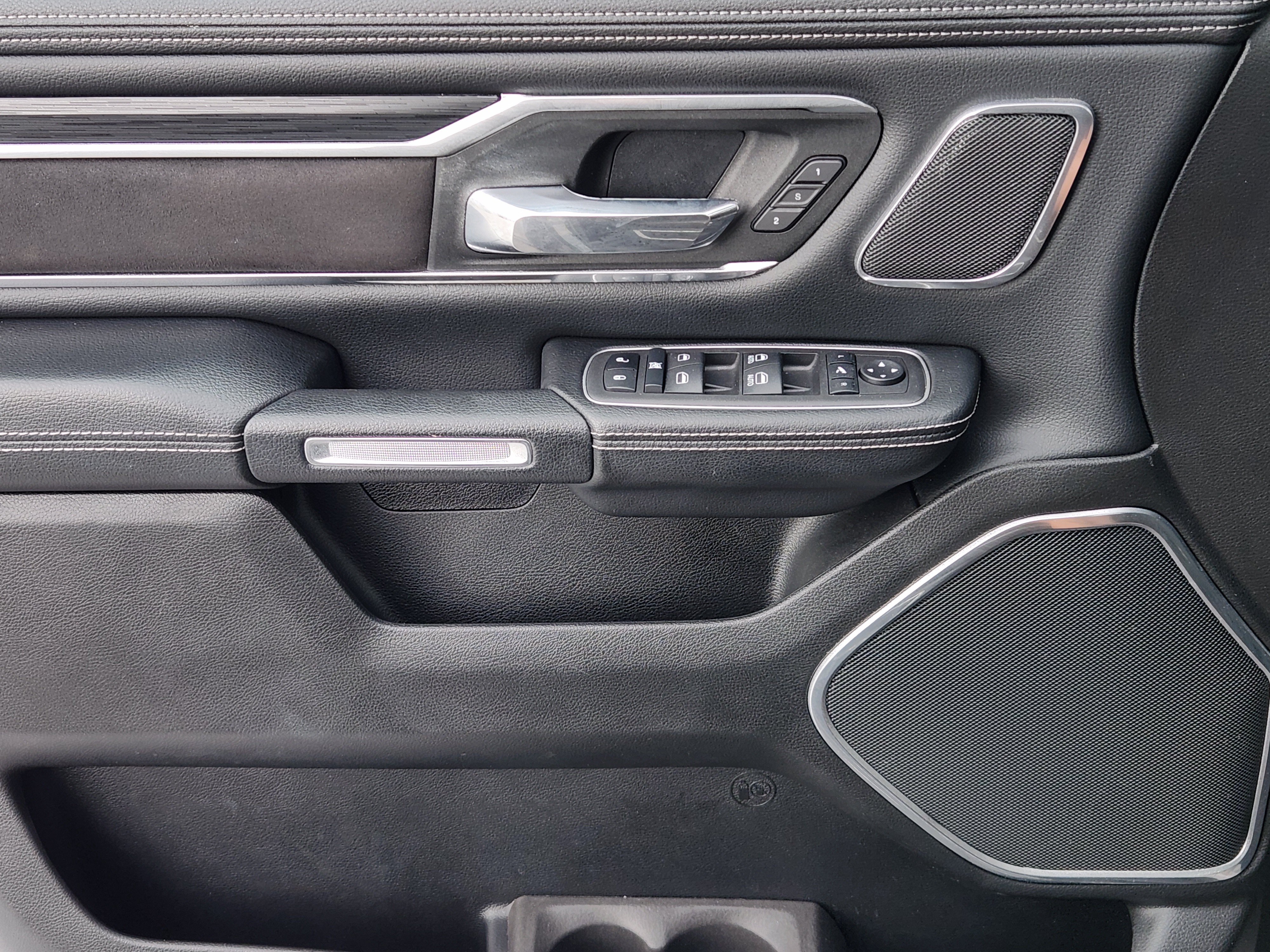 Used 2023 RAM 1500 Laramie AWD/4WD image 26