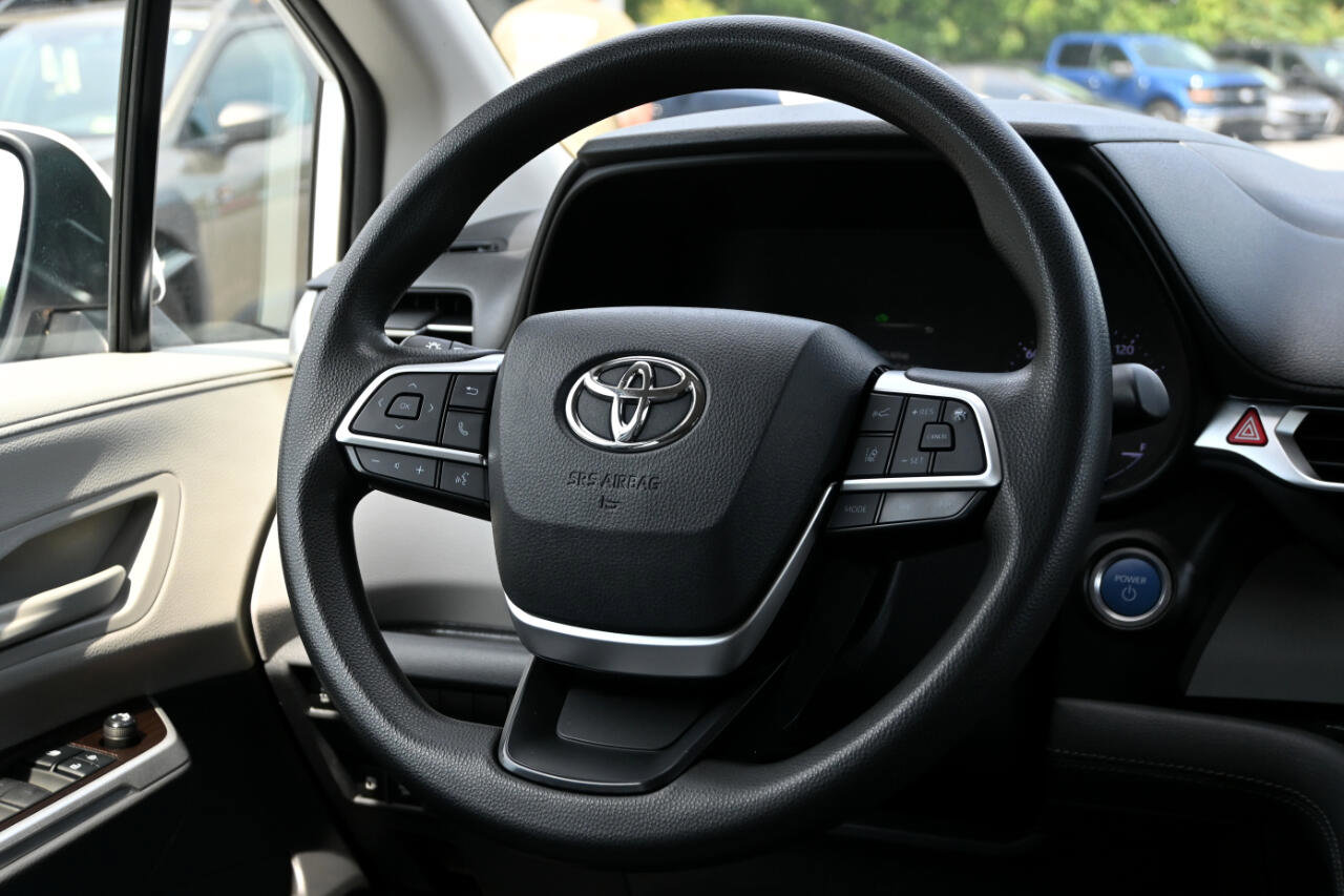 Used 2021 Toyota Sienna LE image 27