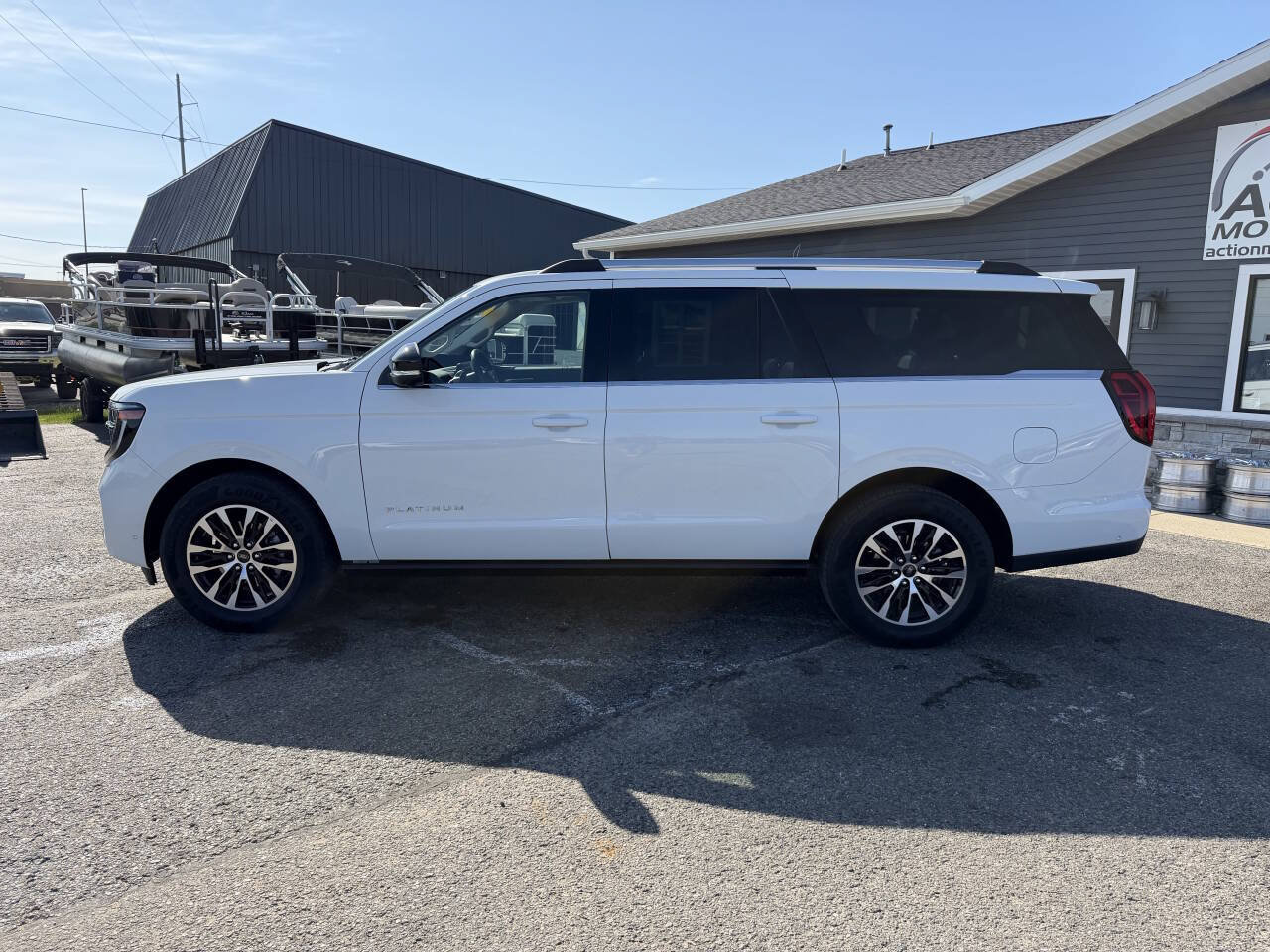 Used 2025 Ford Expedition Max Platinum AWD/4WD image 2