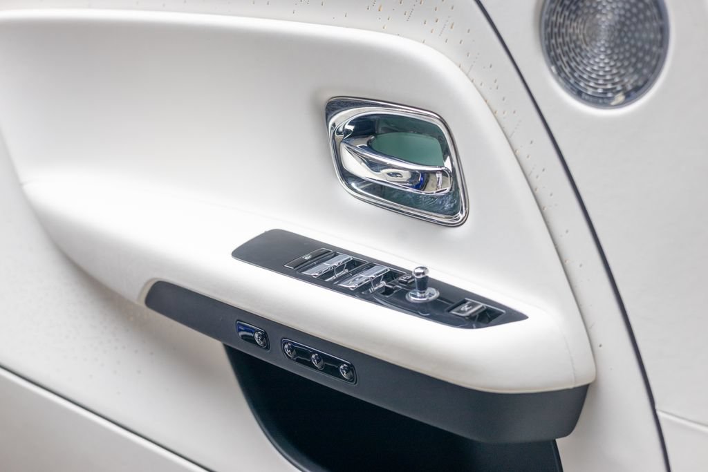 Used 2024 Rolls-Royce Spectre w/ Spectre Launch Package AWD/4WD image 16