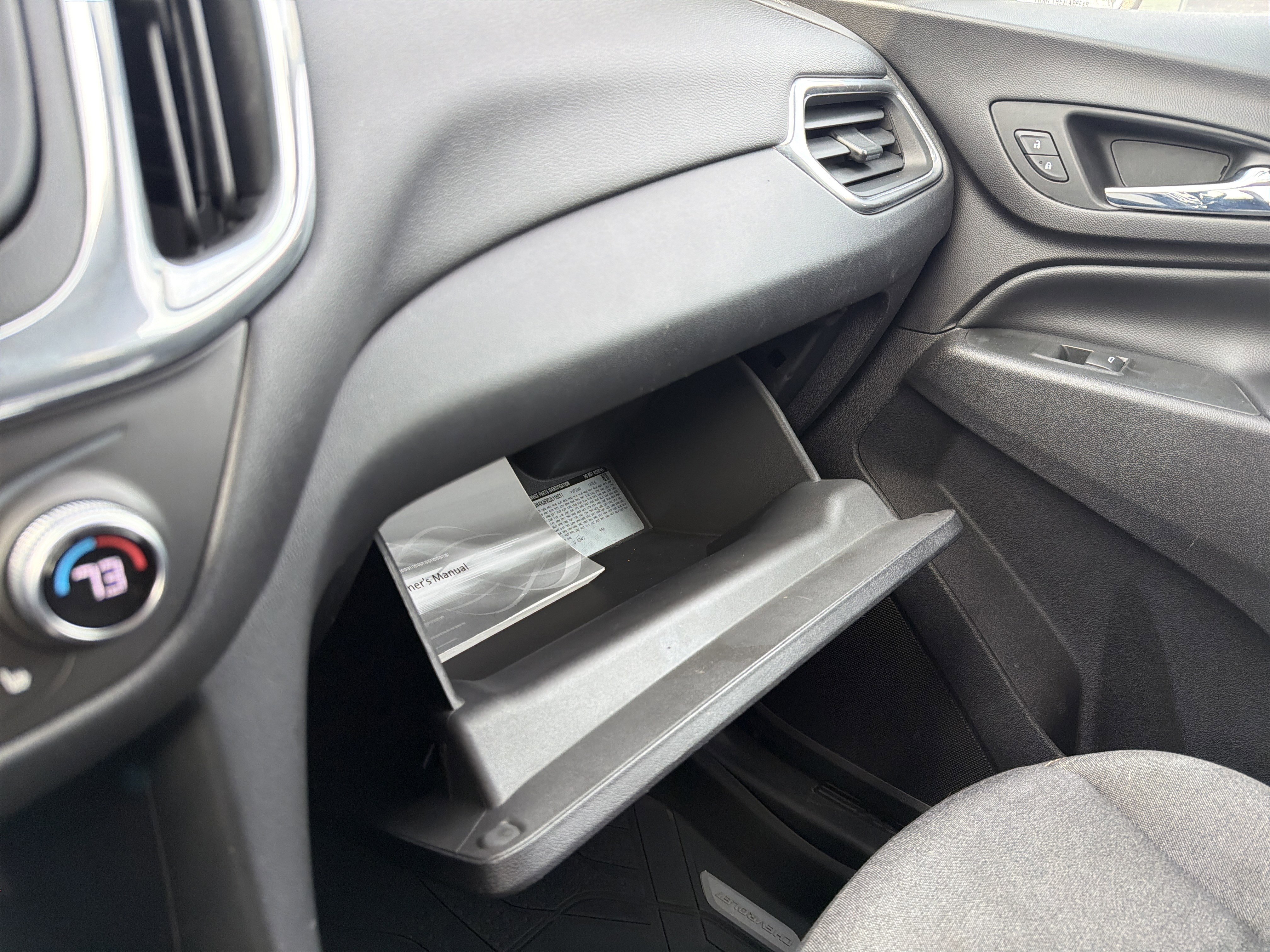 Used 2018 Chevrolet Equinox LT image 38