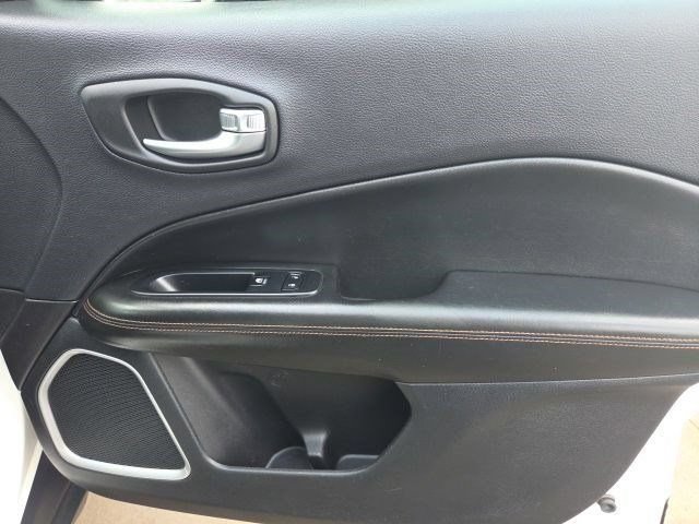 Used 2018 Jeep Compass Limited AWD/4WD image 43