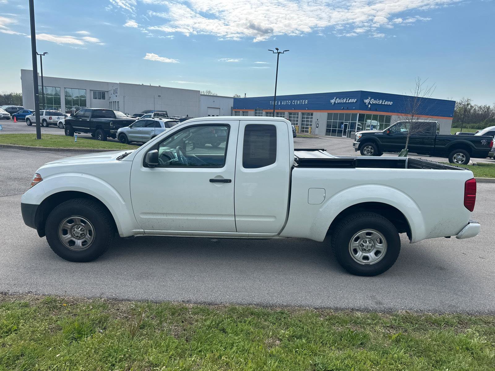 Used 2017 Nissan Frontier S image 3