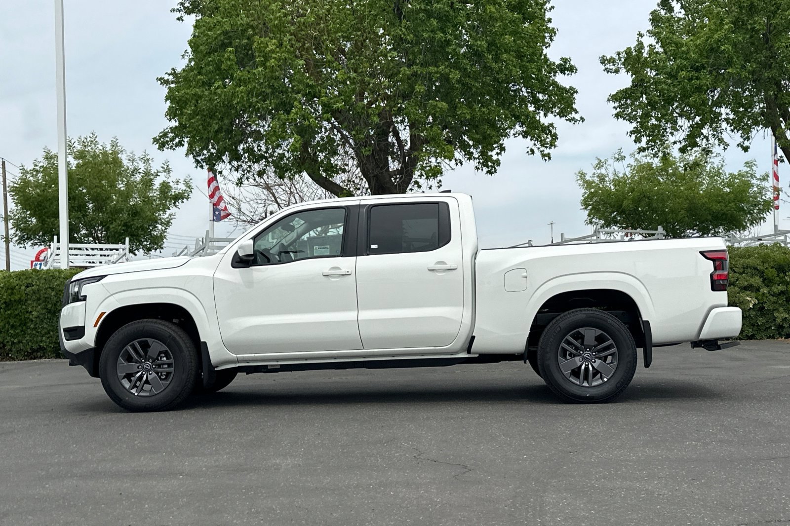 New 2026 Nissan Frontier SV w/ Tow Package image 7