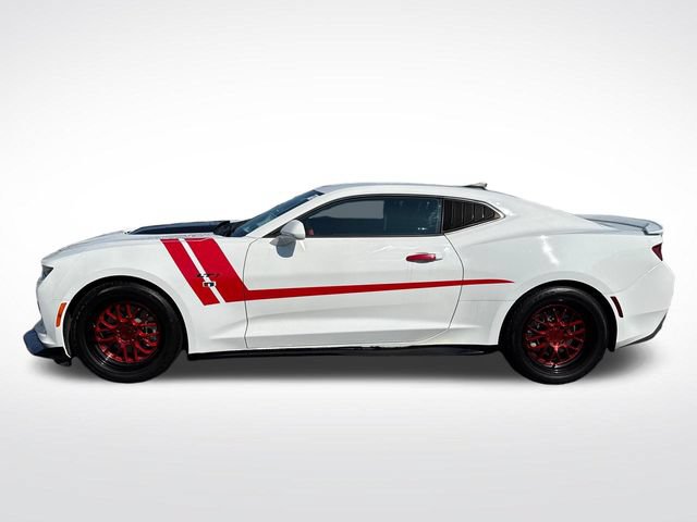 Used 2017 Chevrolet Camaro LT w/ Technology Package RWD image 2