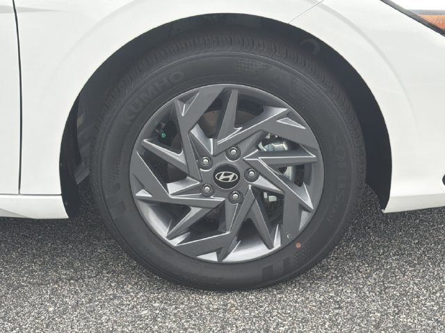 New 2026 Hyundai Elantra Hybrid FWD image 14