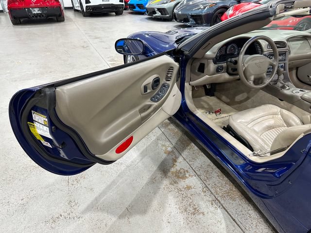 Used 2004 Chevrolet Corvette Convertible w/ Preferred Equipment Group RWD image 13