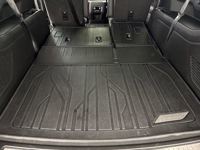 Used 2022 Chevrolet Suburban Premier AWD/4WD image 21