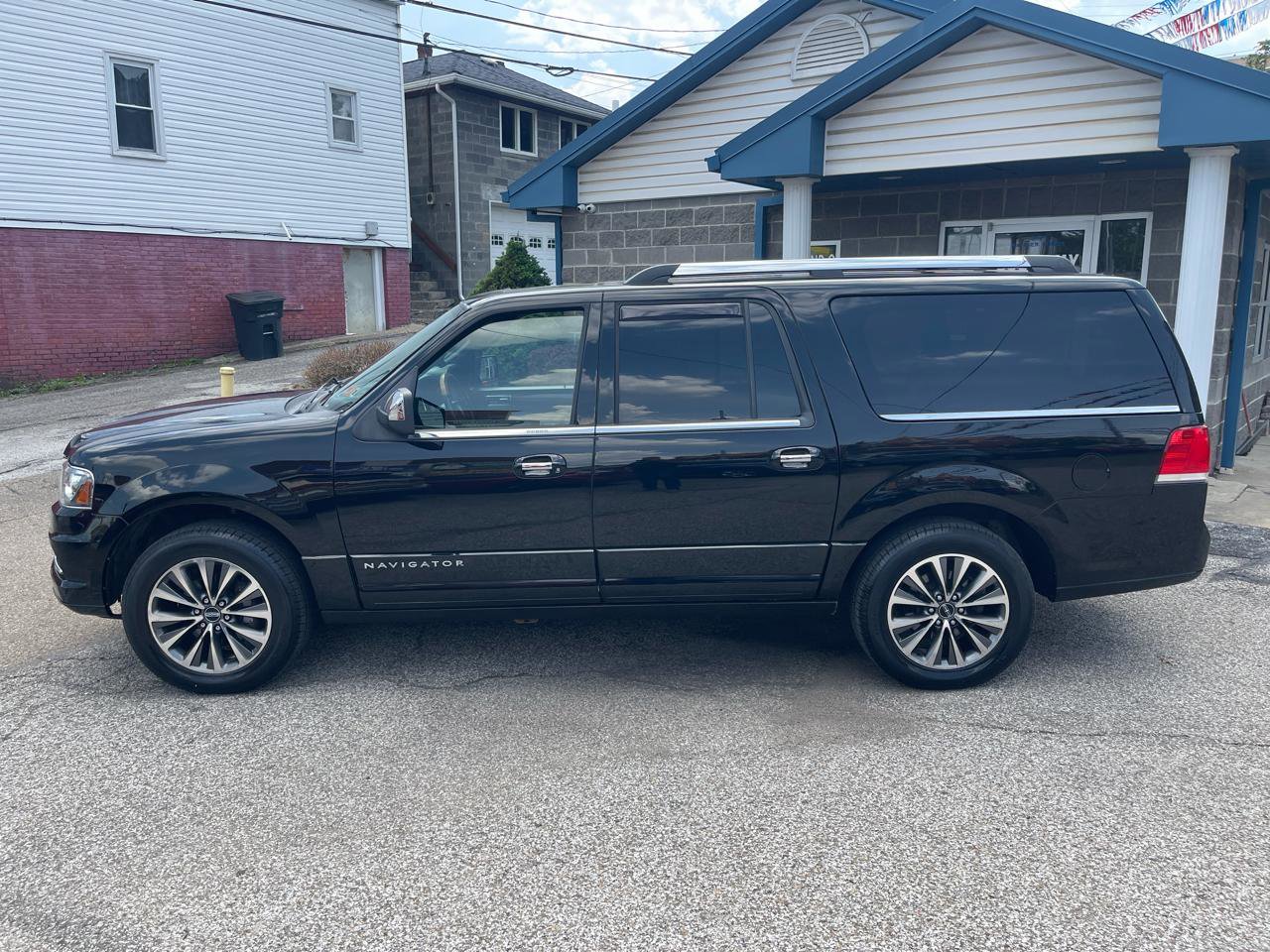 Used 2016 Lincoln Navigator L Select AWD/4WD image 8