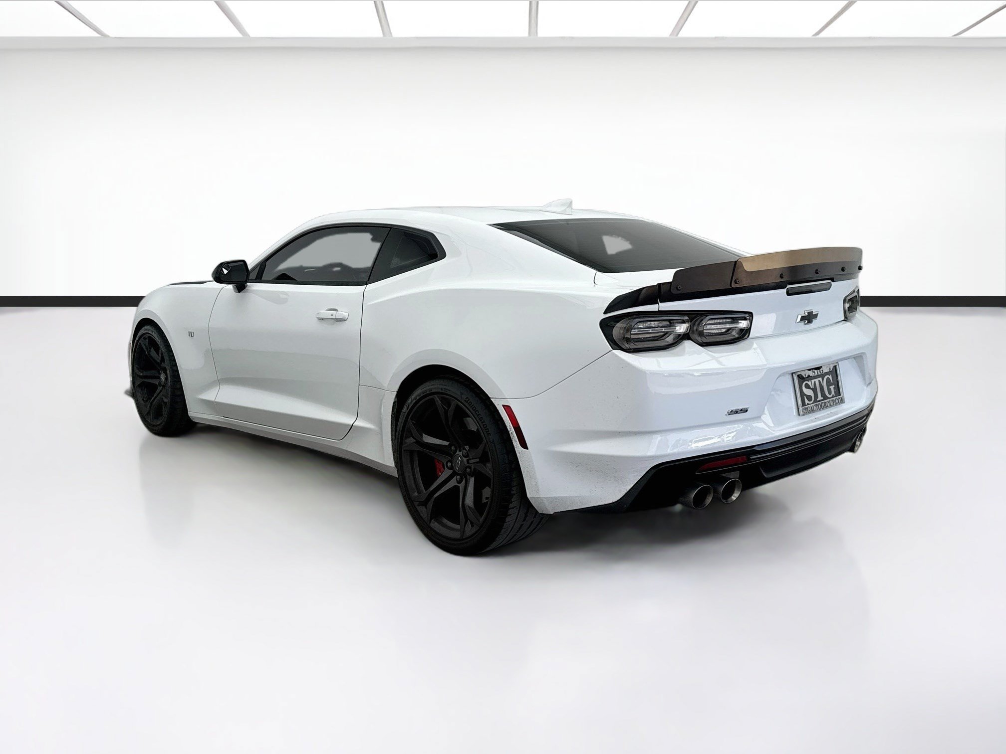 Used 2021 Chevrolet Camaro SS RWD image 6