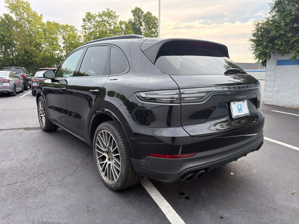 Used 2022 Porsche Cayenne S AWD/4WD image 3