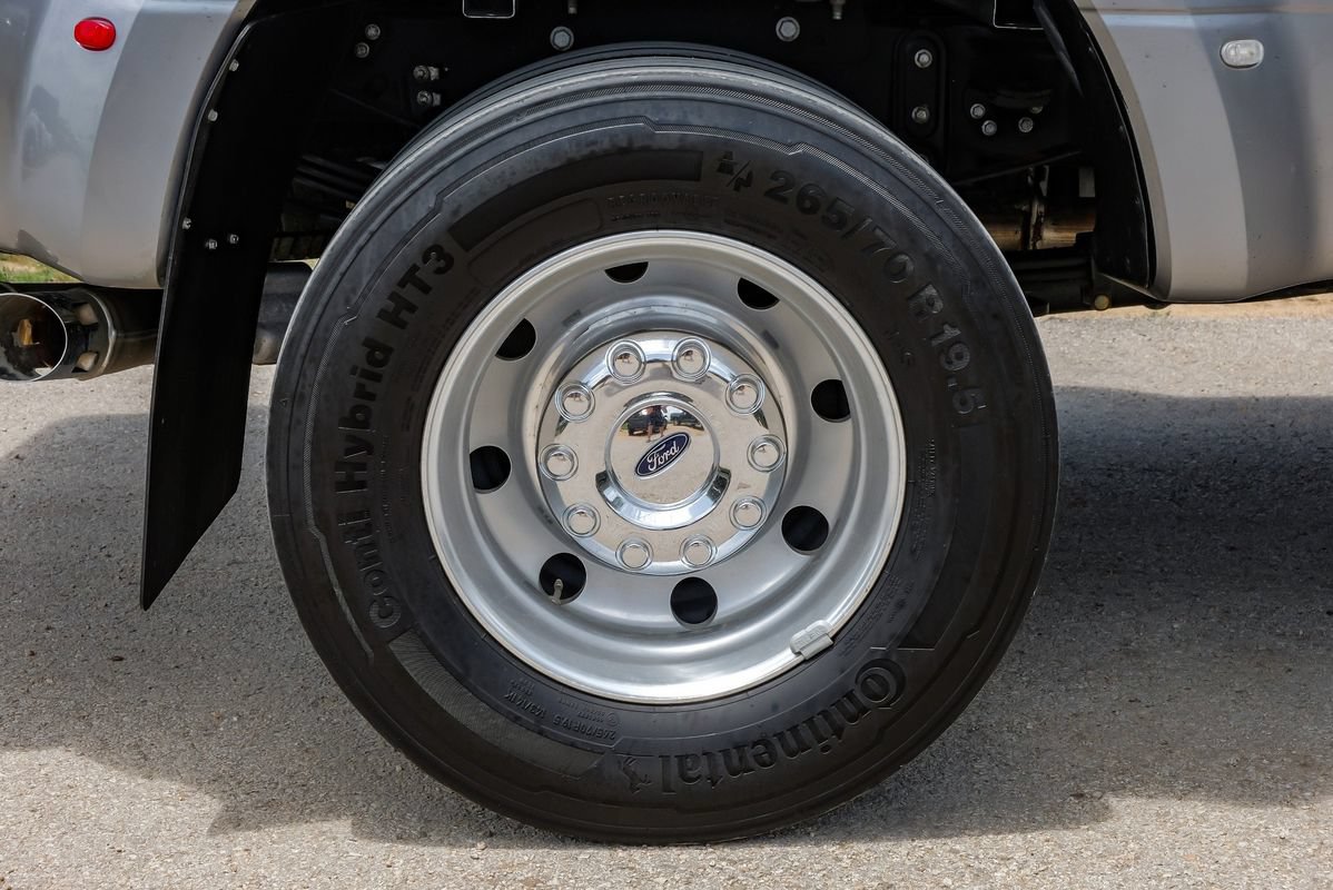 Used 2022 Ford F450 Platinum w/ FX4 Off-Road Package AWD/4WD image 60