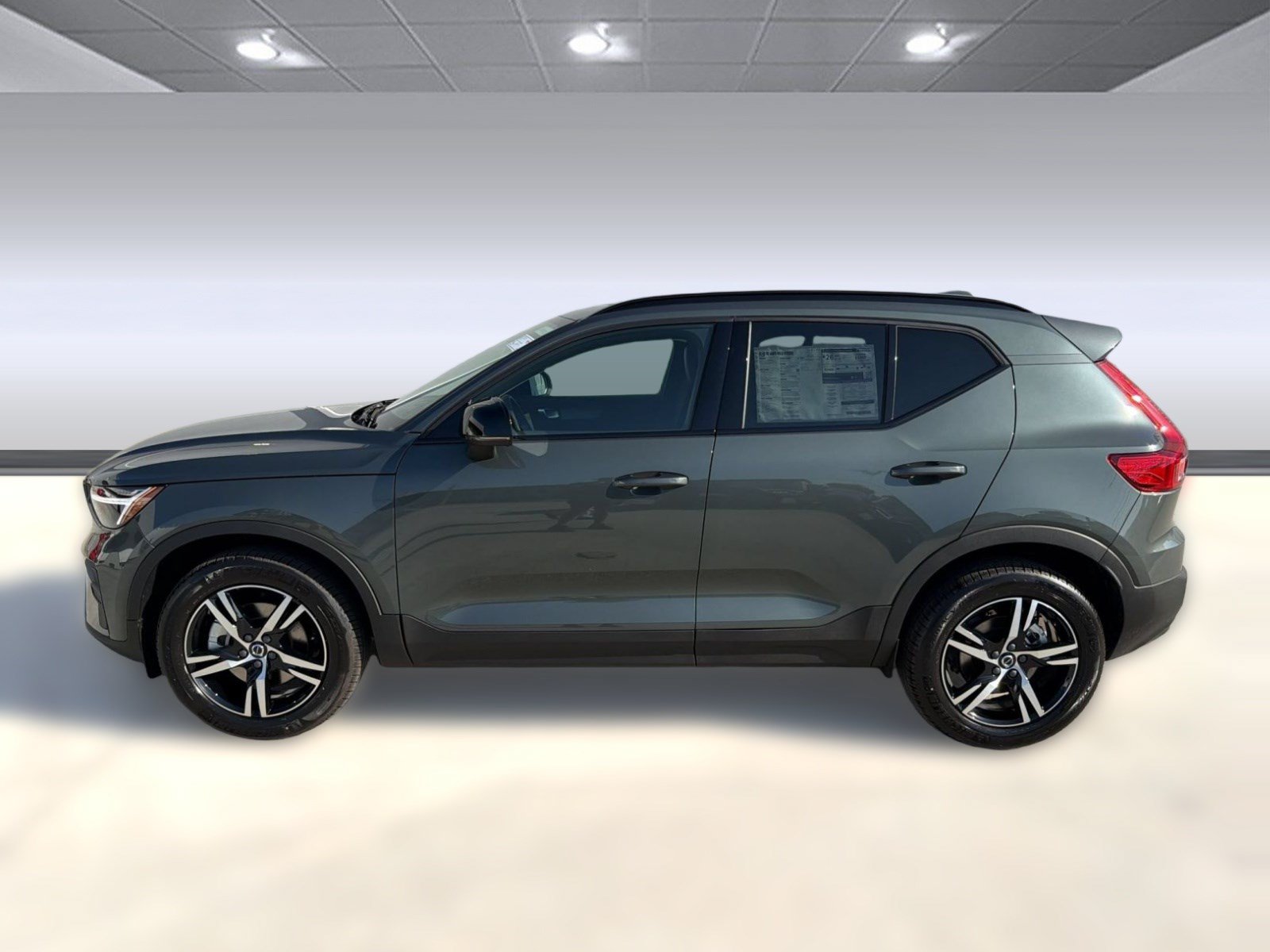 New 2026 Volvo XC40 B5 Core w/ Climate Package AWD/4WD image 2