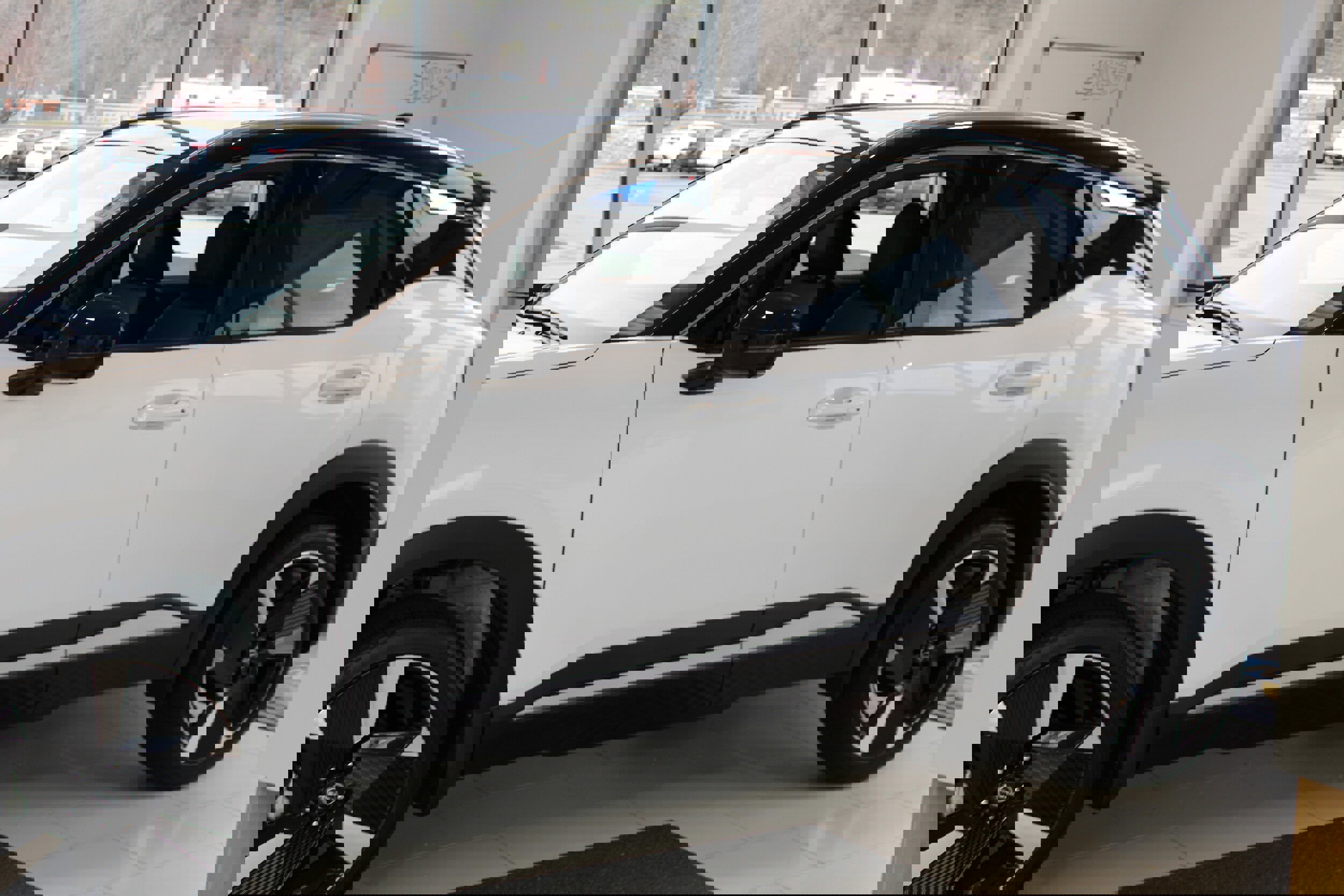 New 2025 Nissan Kicks SR image 2