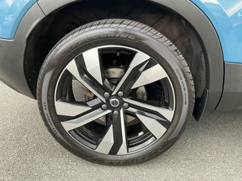Certified 2024 Volvo XC40 B5 Plus w/ Climate Package image 16