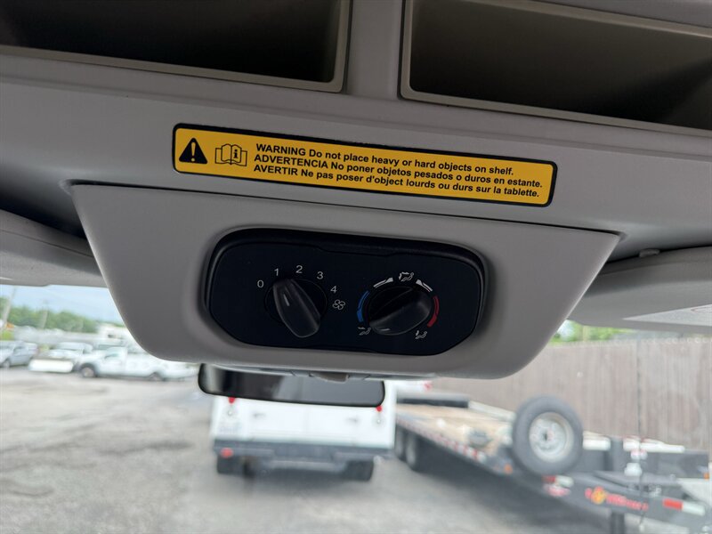 Used 2015 Ford Transit 350 XL RWD image 10